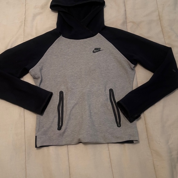 Nike tech sweater women’s - Picture 2 of 6